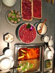 爱游戏大厅-张大帽创神迹，单场记火锅惊呆全场观众的简单介绍