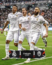 爱游戏下载-包含皇家马德里客场不敌瓦伦西亚，格里兹曼梅开二度助队再次封王的词条