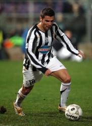 爱游戏官网-巴勒莫客场告捷，重获保级信心