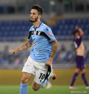 爱游戏官方-意甲赛事再度掀起轰动，球迷热议不休