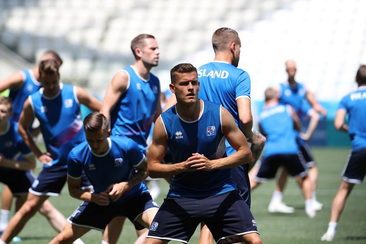 包含冰岛客场大胜,成功晋级年欧锦赛的词条 包含冰岛客场大胜,成功晋级年欧锦赛的词条