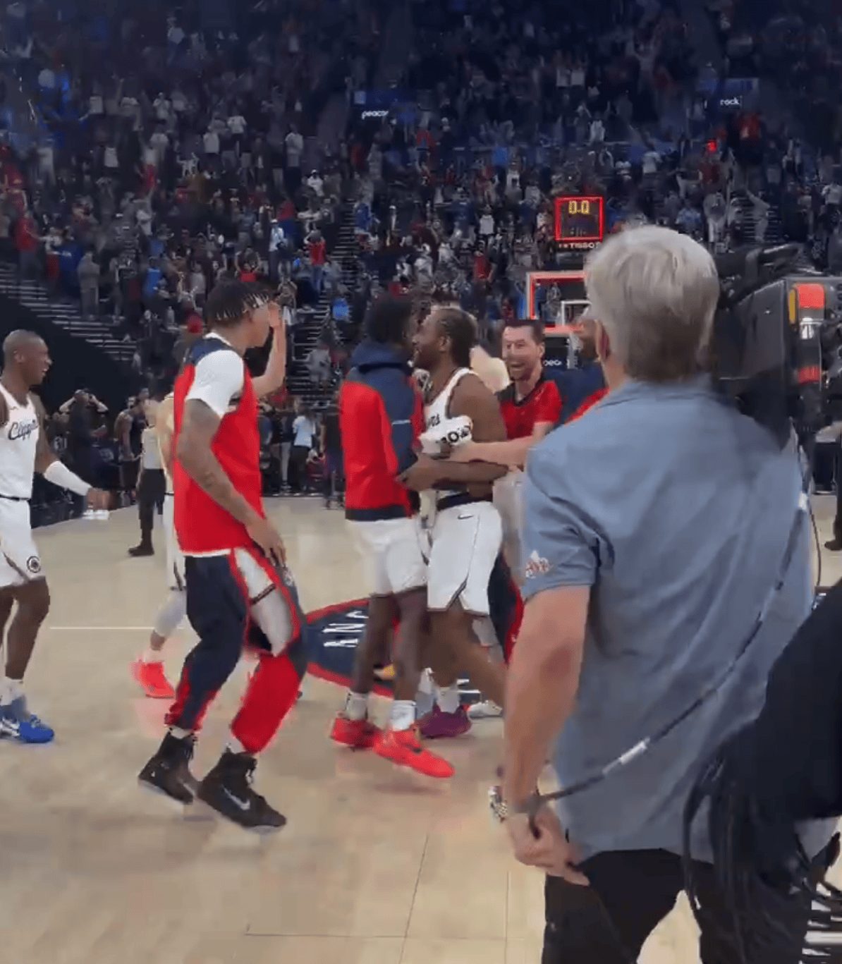 人队绝杀国王队!西蒙斯神奇发威送出绝杀的简单介绍 人队绝杀国王队!西蒙斯神奇发威送出绝杀的简单介绍