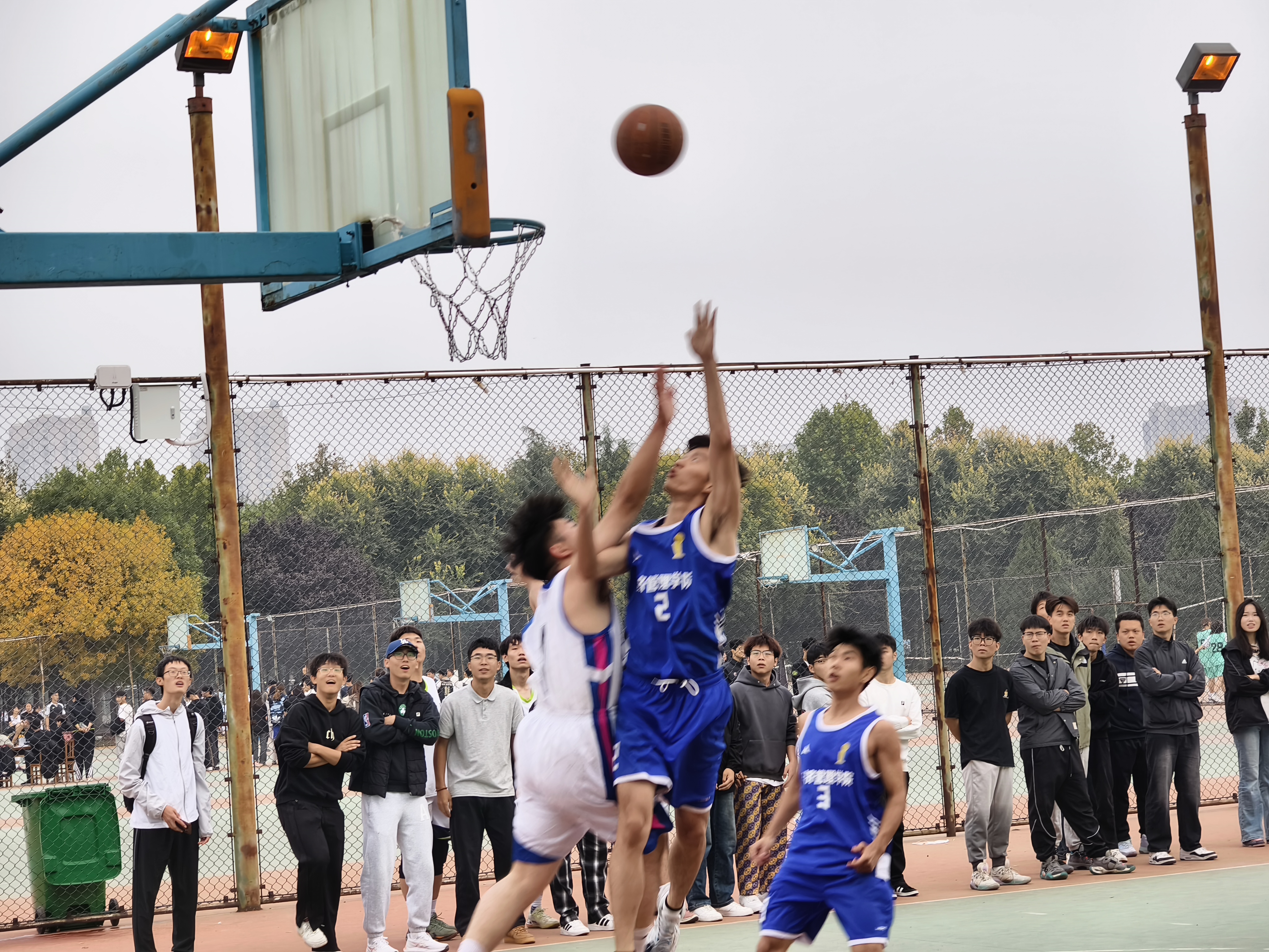 河北男篮在比赛中展现团队合作精神的简单介绍 河北男篮在比赛中展现团队合作精神的简单介绍