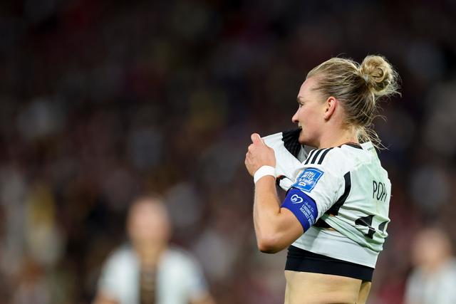 关于加拿大女足势头强劲,稳坐积分榜首位的信息 关于加拿大女足势头强劲,稳坐积分榜首位的信息