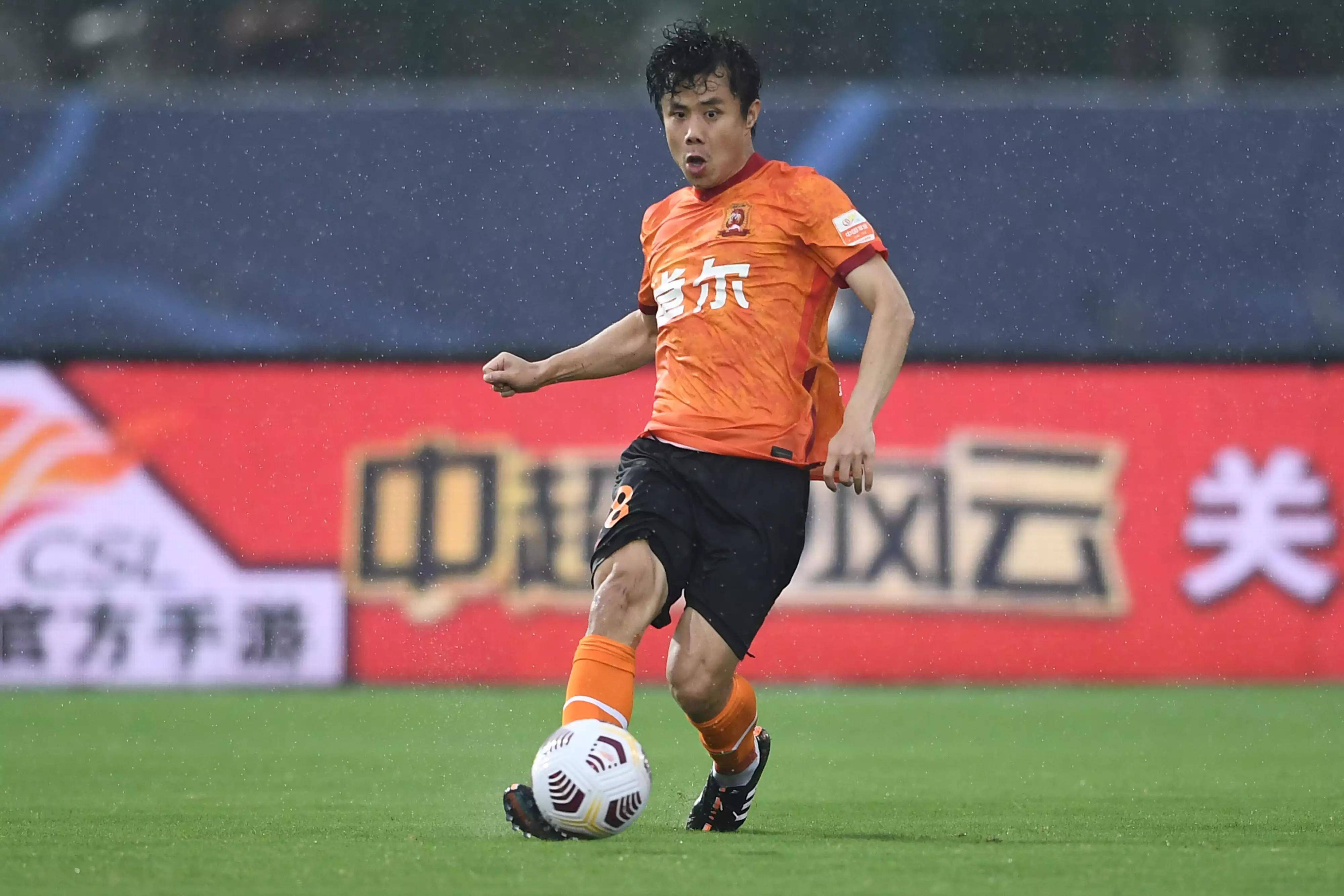 包含上海申花扼杀河南建业连胜势头稳居前列的词条