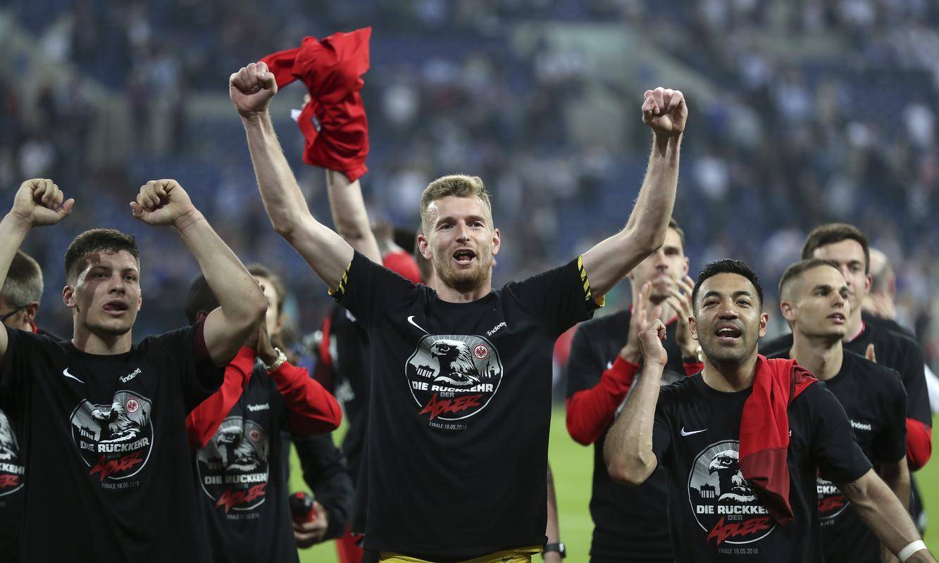 关于法兰克福主场大胜,进一步巩固排名的信息 关于法兰克福主场大胜,进一步巩固排名的信息