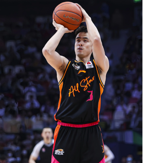 贵阳男篮横扫对手,积分榜稳步攀升 贵阳男篮横扫对手,积分榜稳步攀升