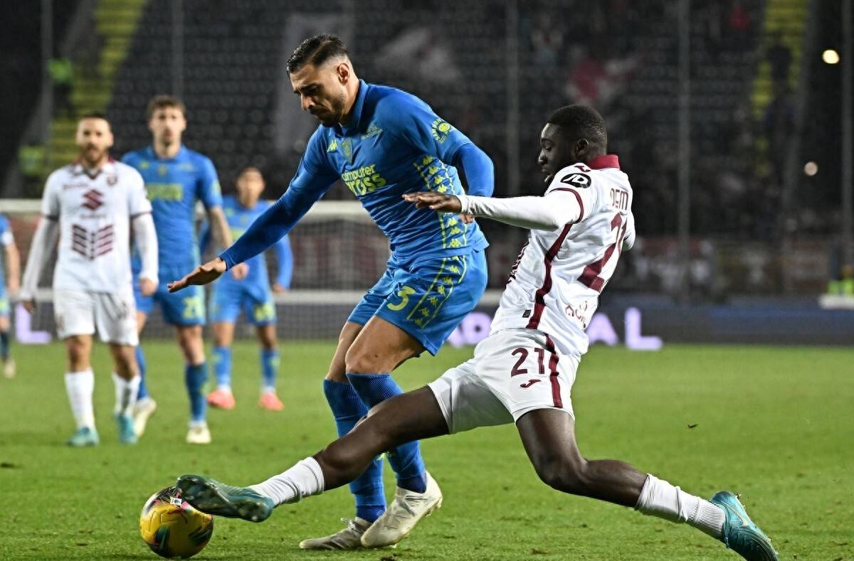 罗马客场战胜那不勒斯,豪取三分 罗马客场战胜那不勒斯,豪取三分