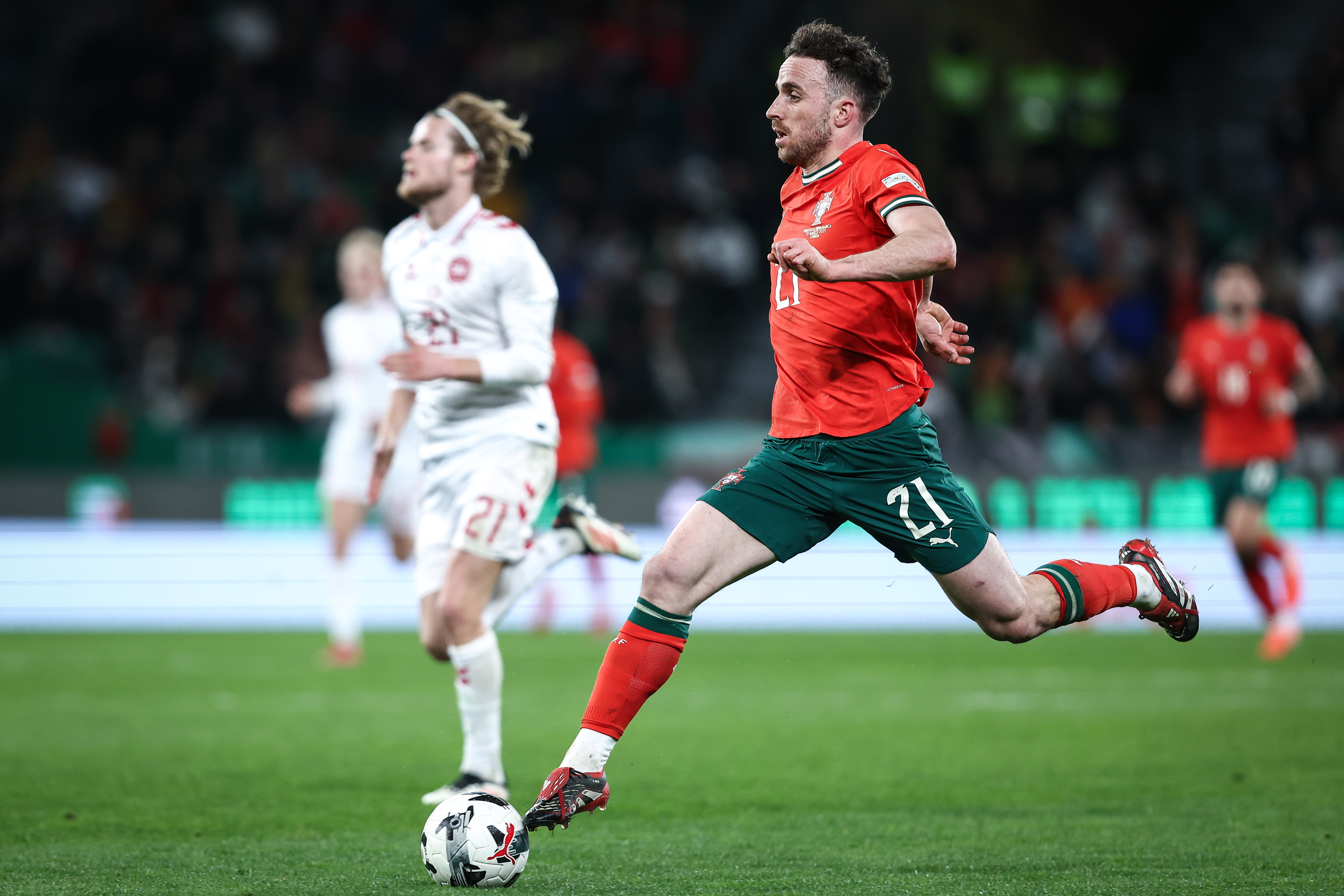 葡萄牙国家队零封波兰进军下一轮比赛