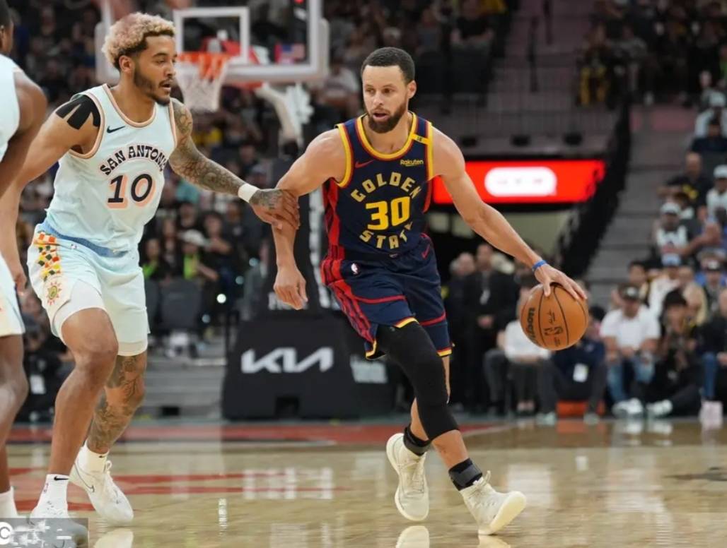 火力全开:库里神奇三分雨,勇士轻松晋级季后赛的简单介绍 火力全开:库里神奇三分雨,勇士轻松晋级季后赛的简单介绍