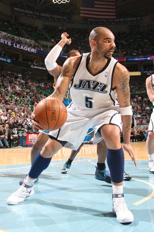 黄蜂与爵士鏖战至最后一刻，遗憾告负的简单介绍