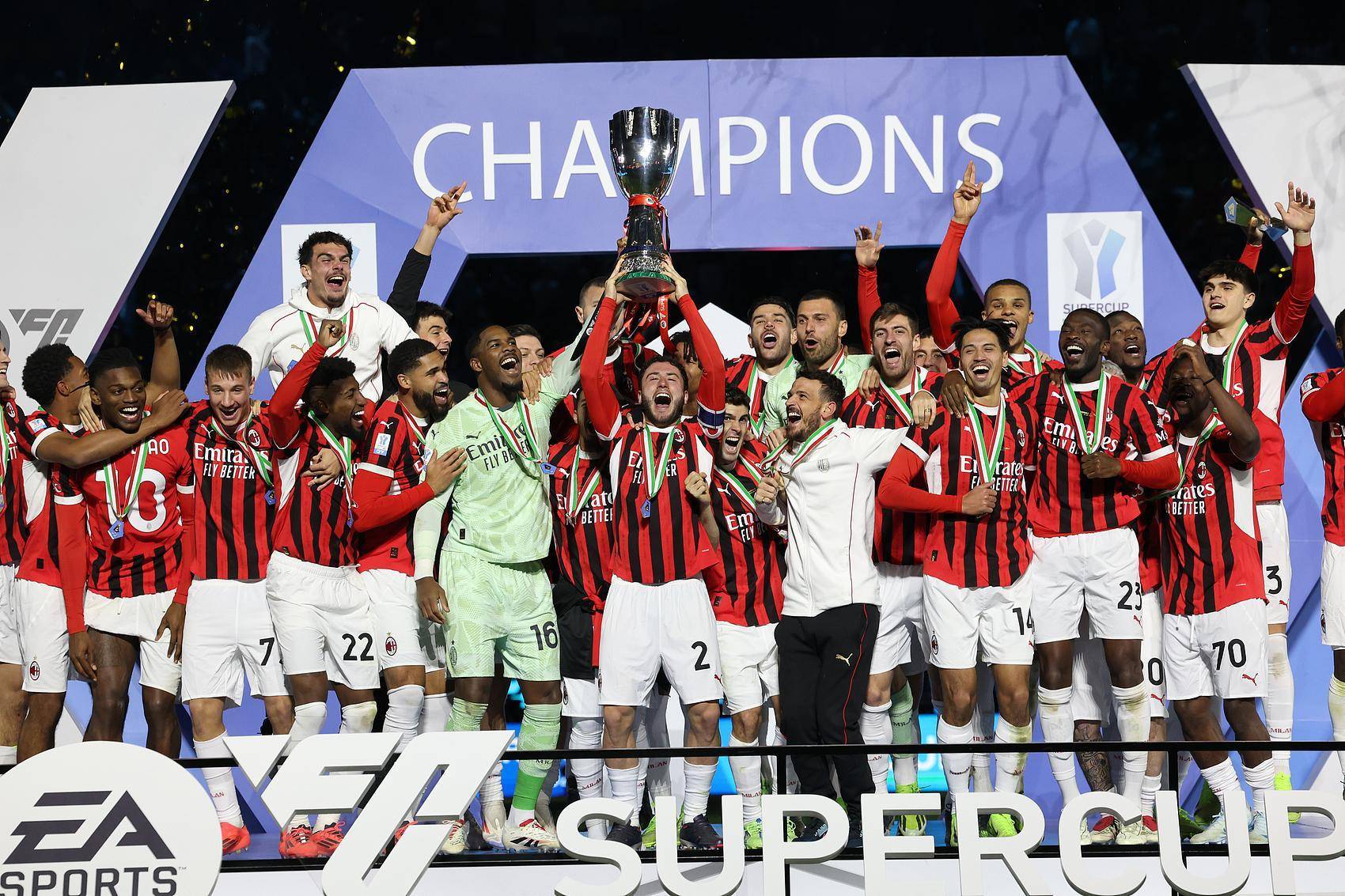 国米客场战胜皇马，晋级欧冠四强的简单介绍