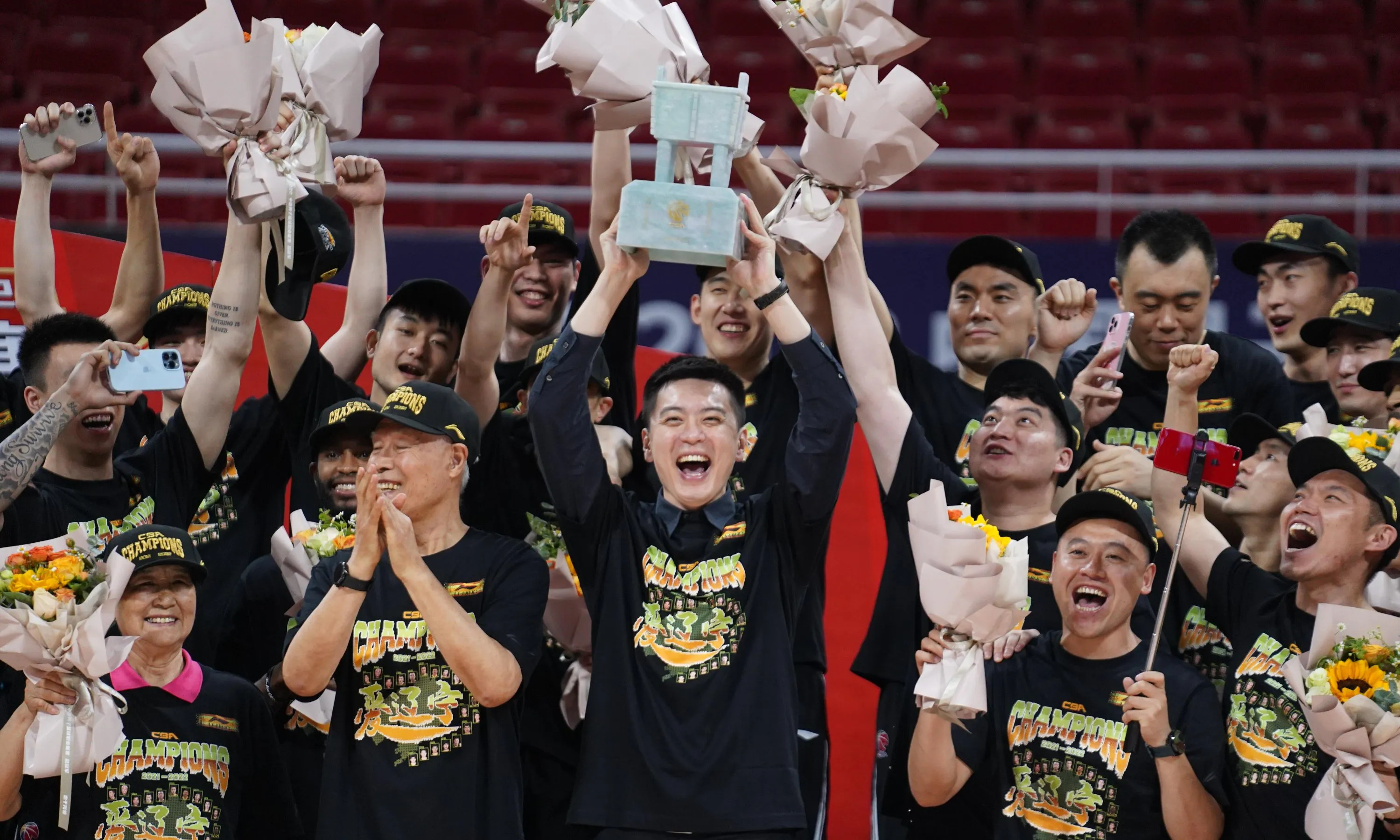 球队备战决赛,全体队员备战集训,冲刺冠军 球队备战决赛,全体队员备战集训,冲刺冠军