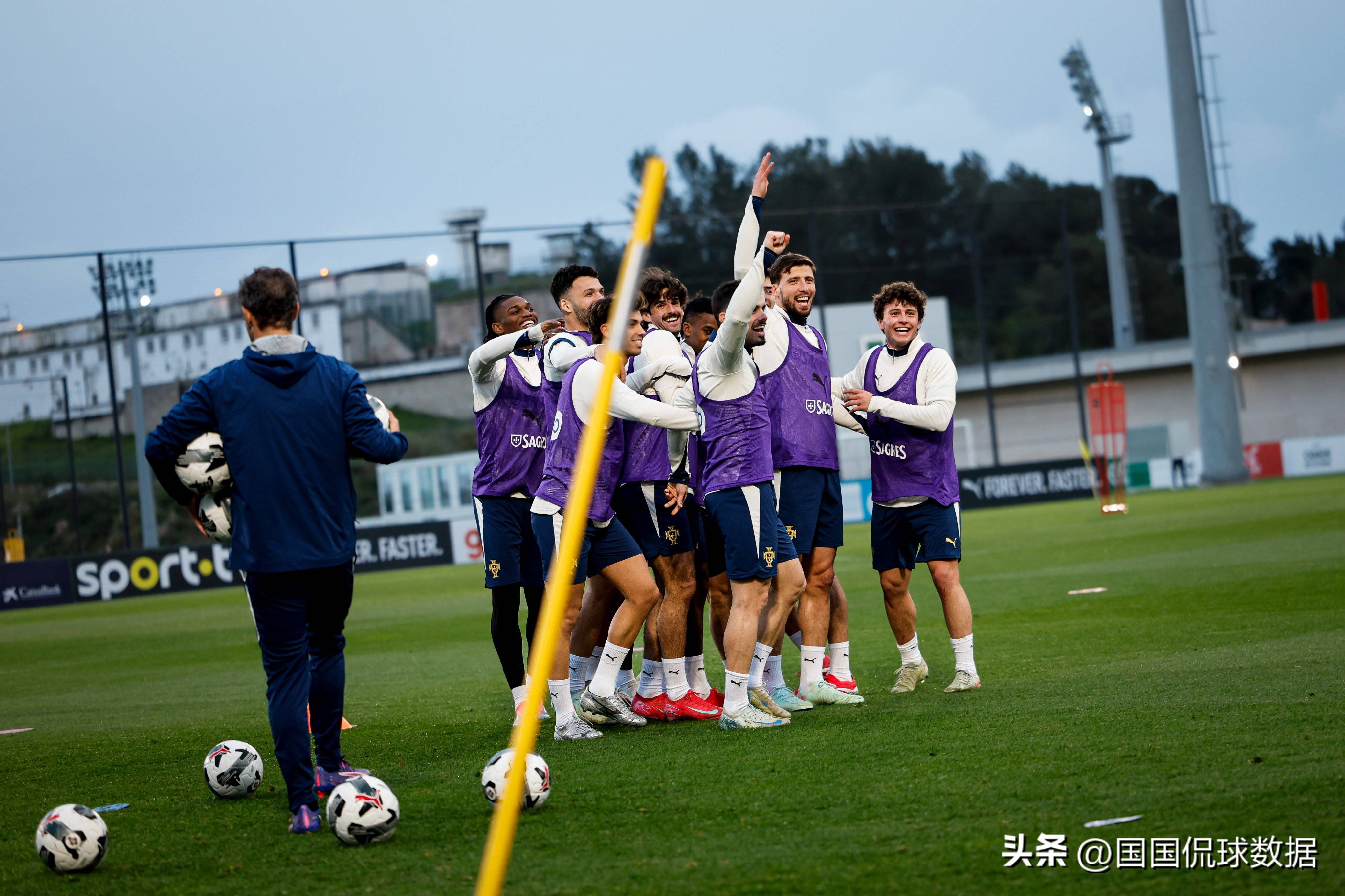 包含丹麦队奋战成功搏晋欧洲锦标赛半决赛的词条 包含丹麦队奋战成功搏晋欧洲锦标赛半决赛的词条