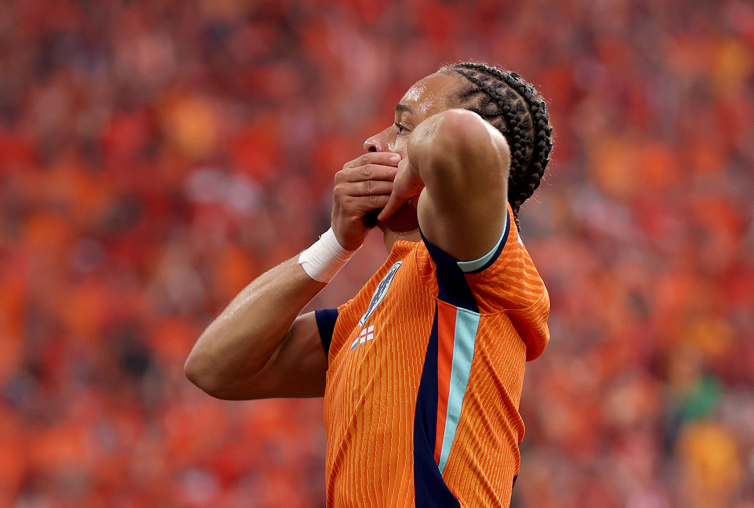 关于英格兰球员在比赛中崭露头角展现潜力的信息 关于英格兰球员在比赛中崭露头角展现潜力的信息