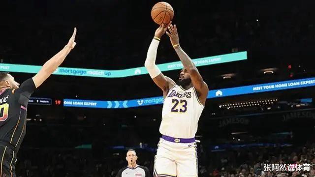 湖人客场惨败,球队状态低迷难以振作 湖人客场惨败,球队状态低迷难以振作