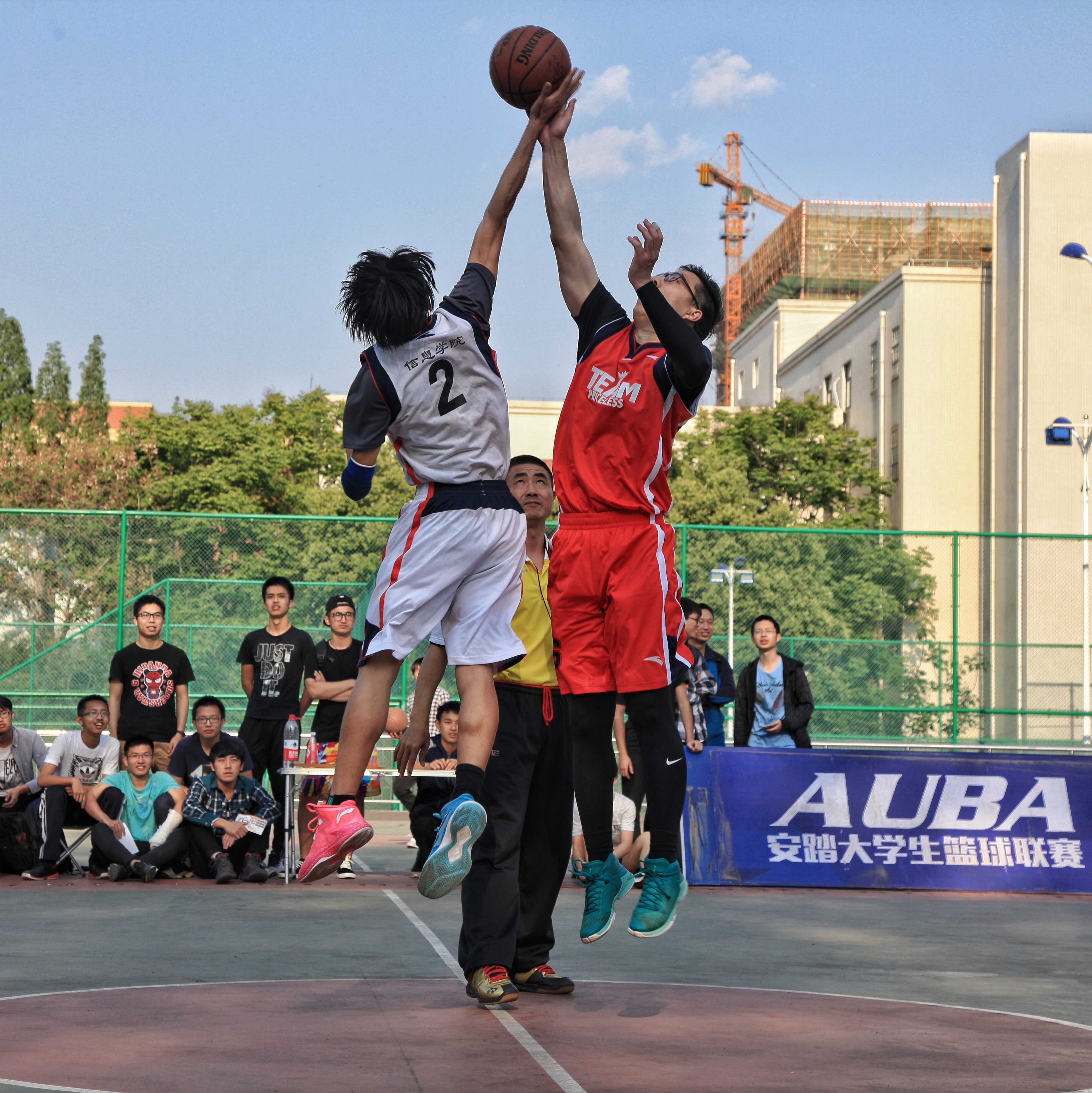 红队豪取连胜,篮球联赛势不可挡的简单介绍 红队豪取连胜,篮球联赛势不可挡的简单介绍