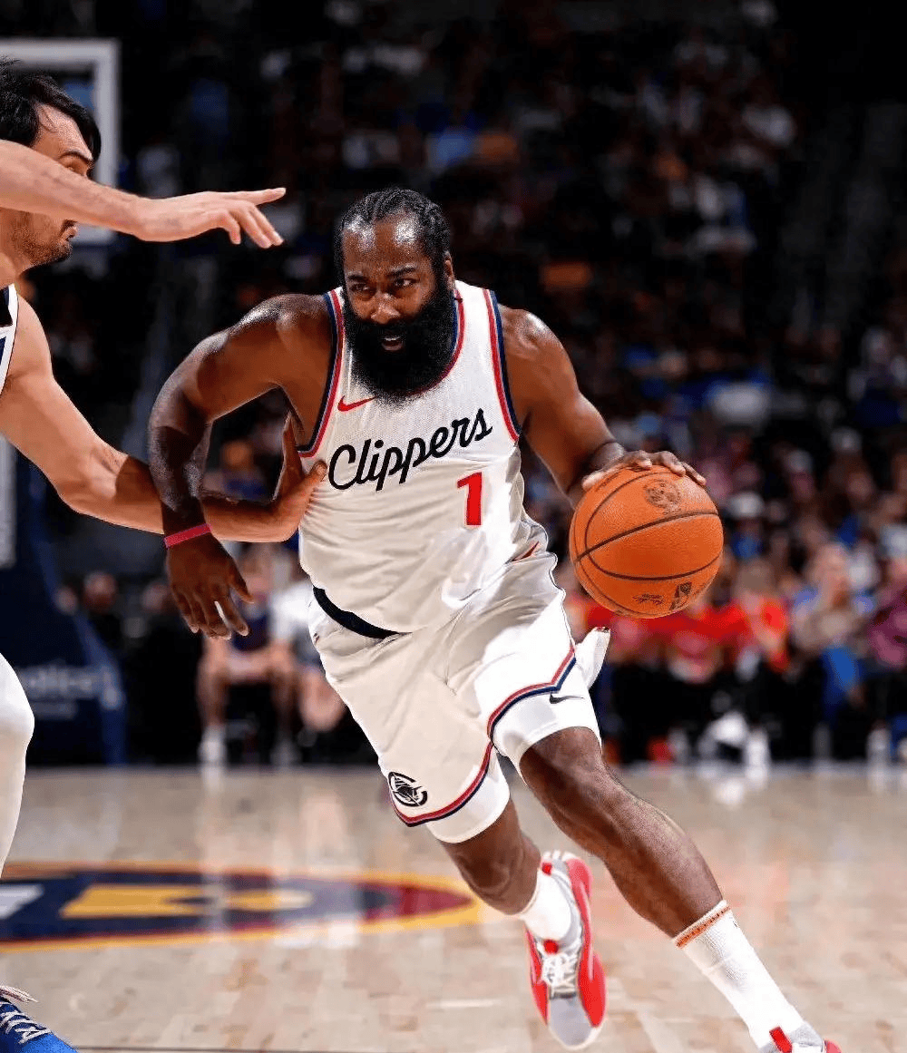 火箭客场大胜马刺,取得关键胜利 火箭客场大胜马刺,取得关键胜利