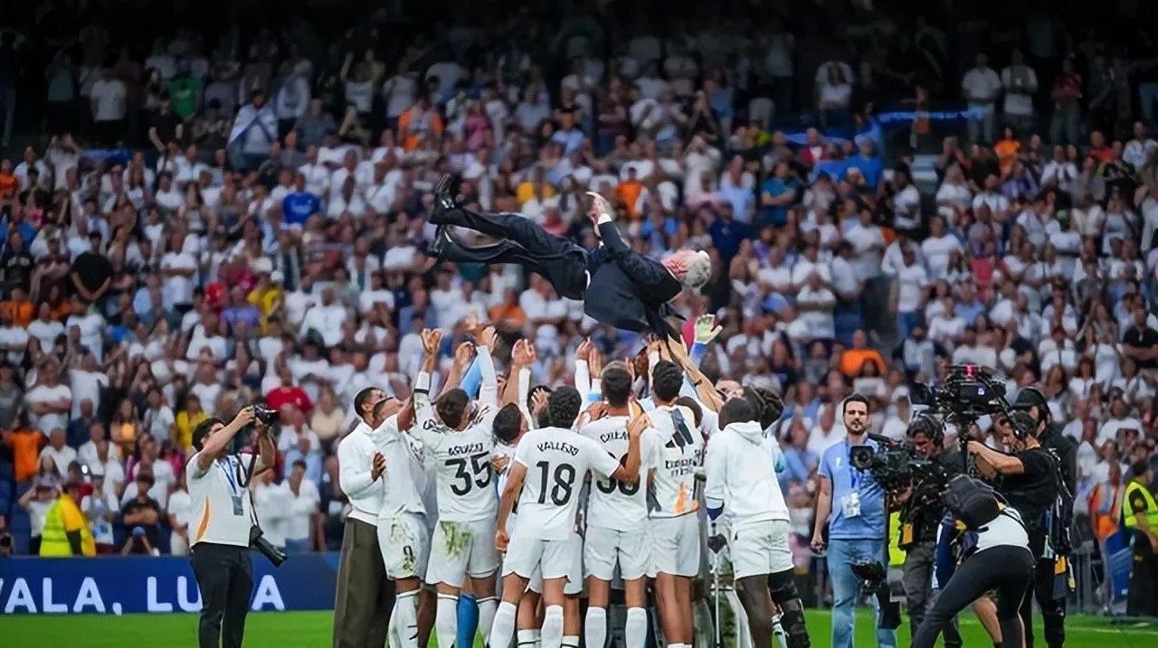 关于皇马横扫AC米兰,布鲁诺·费尔南德斯送出助攻的信息 关于皇马横扫AC米兰,布鲁诺·费尔南德斯送出助攻的信息