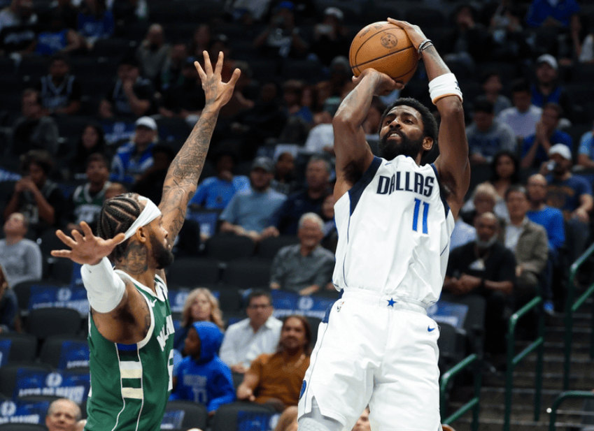 雄鹿不敌独行侠,惨遭逆转 雄鹿不敌独行侠,惨遭逆转