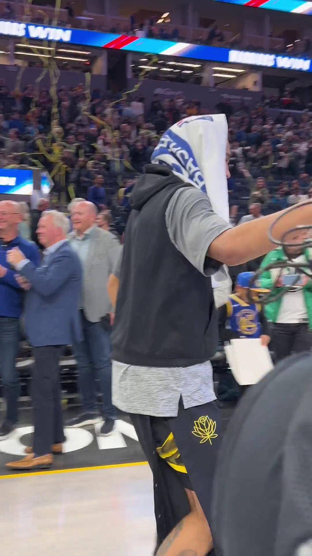 勇士客场击败太阳,终结对手连胜的简单介绍 勇士客场击败太阳,终结对手连胜的简单介绍