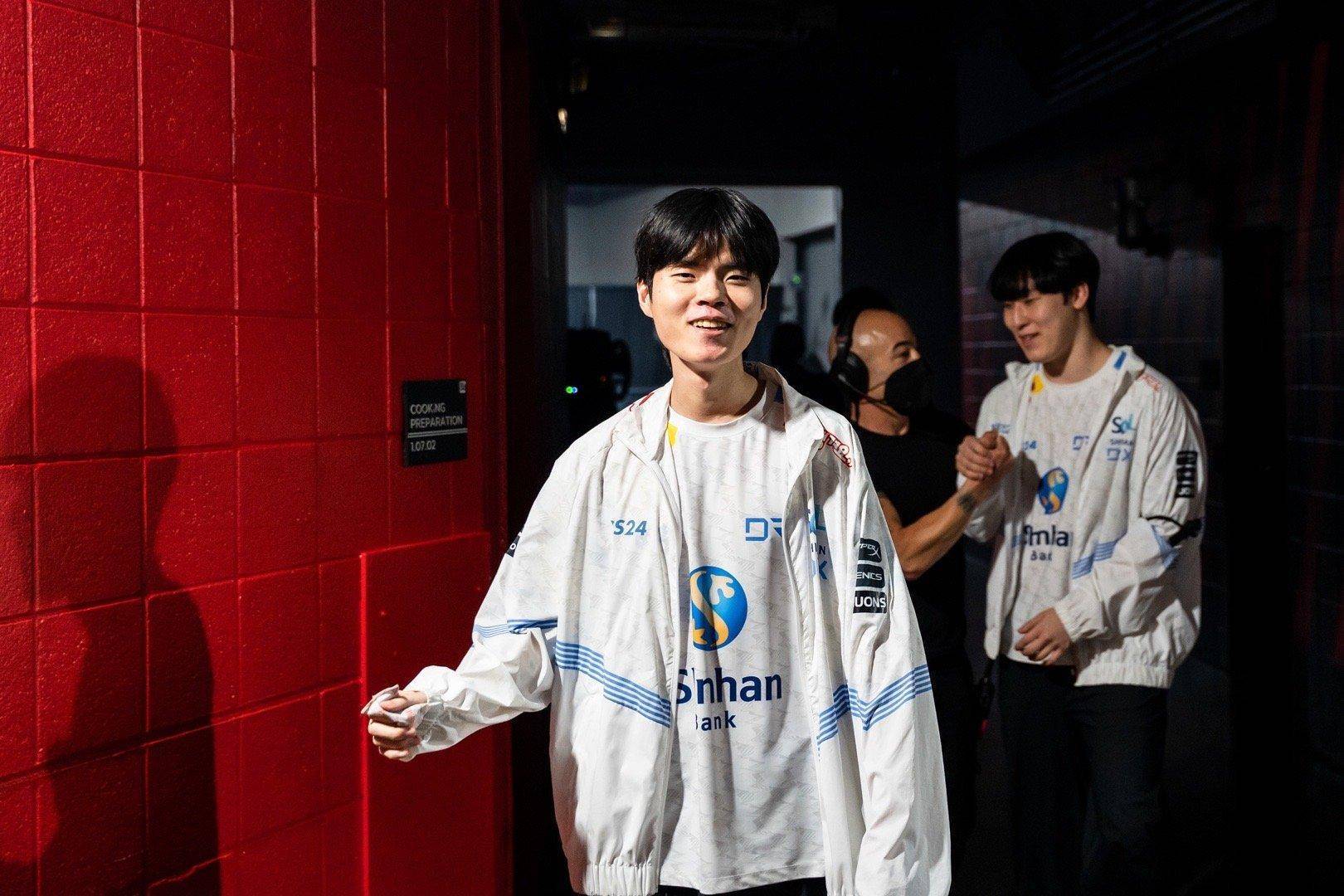 包含FPX强势DRX,Keria一己之力扛起全队的词条 包含FPX强势DRX,Keria一己之力扛起全队的词条