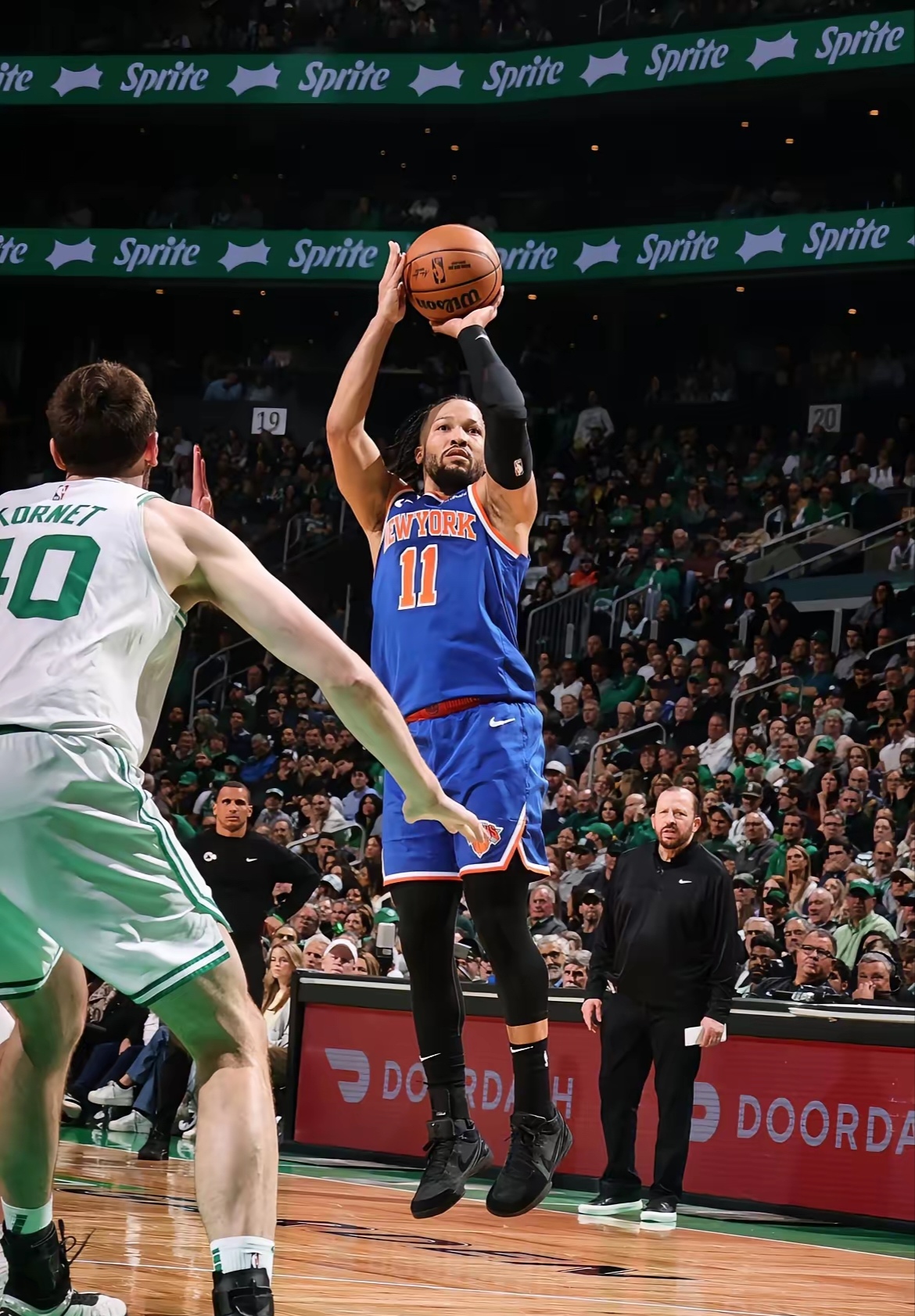 关于凯尔特人血洗马刺,布克绝境逆转的信息 关于凯尔特人血洗马刺,布克绝境逆转的信息