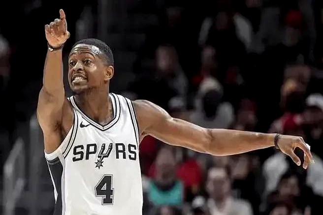 关于凯尔特人血洗马刺,布克绝境逆转的信息 关于凯尔特人血洗马刺,布克绝境逆转的信息