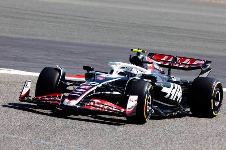 阿斯顿马丁逆转红牛车队,汉密尔顿高光表现 阿斯顿马丁逆转红牛车队,汉密尔顿高光表现