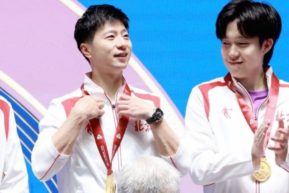 日本队力克中国队,马龙带队取胜 日本队力克中国队,马龙带队取胜