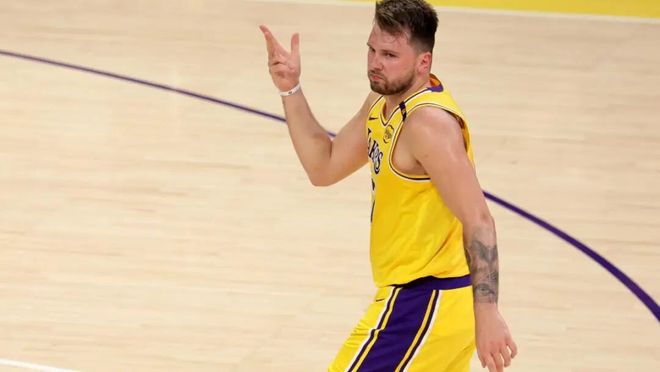 东契奇爆发,国王全面压制广厦队 东契奇爆发,国王全面压制广厦队