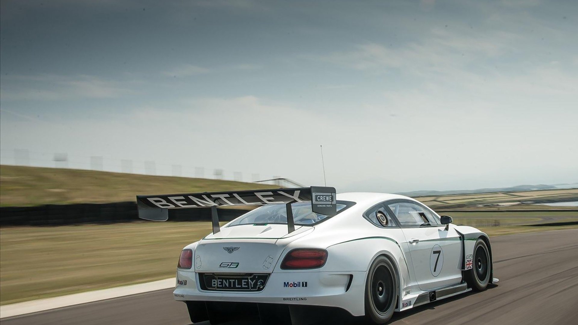 竞技风暴，F1新赛季揭幕战焦点战与掘金碾压开拓者的胜利交响曲