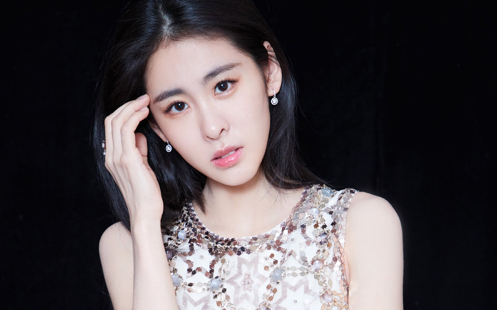 跨越海洋的王者时刻,东契奇鏖战汽车城,恩比德闪耀国家德比