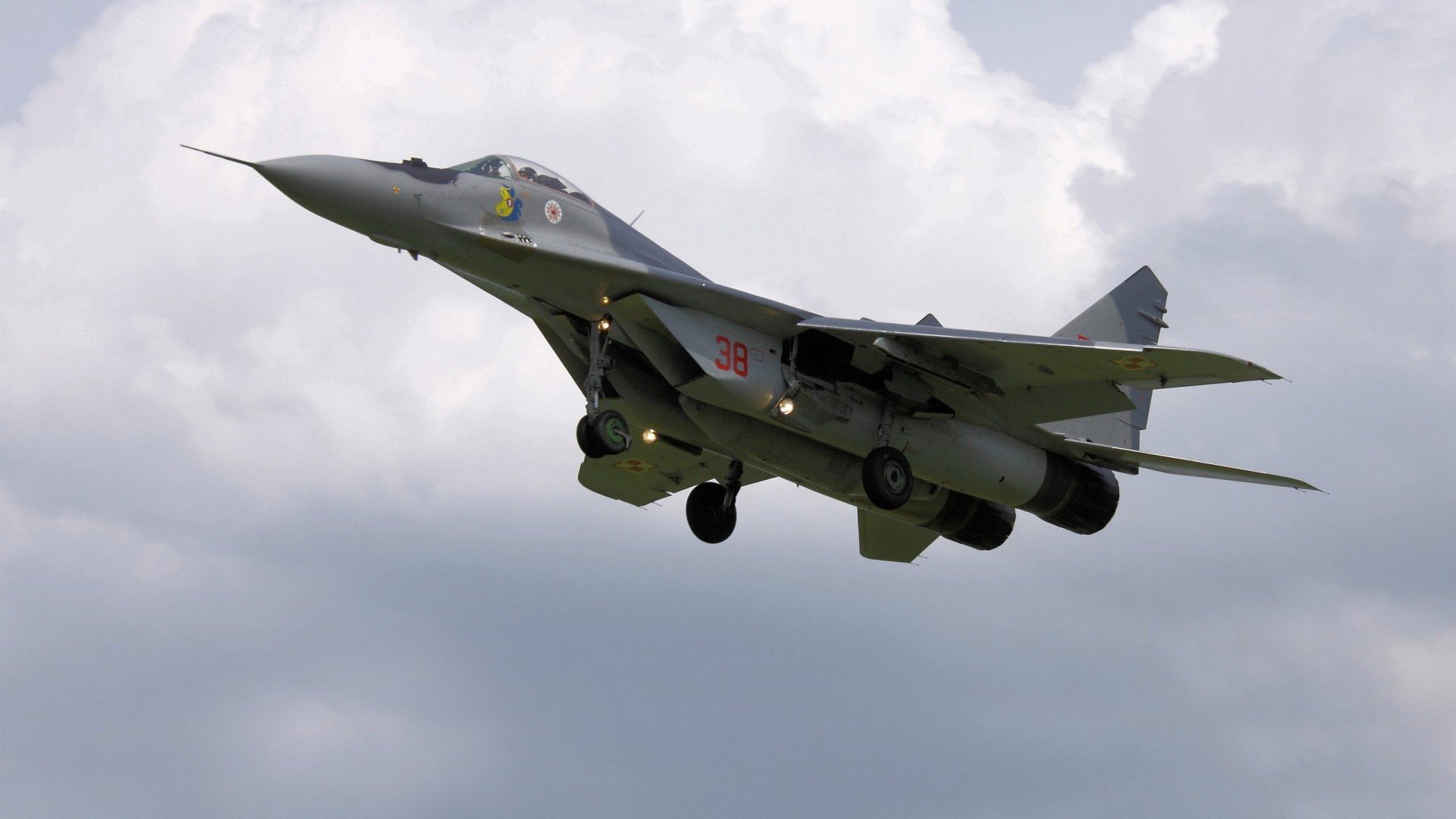 惊天逆转！萨卡终场绝杀助皇家社会力克巴萨